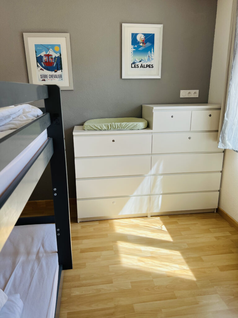 Chambre enfants au charme des neiges briançon location saisonnière