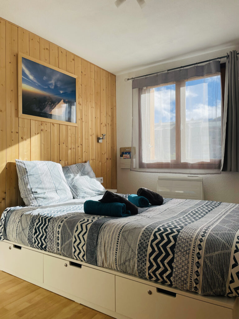 chambre parentale au charme des neiges briançon location saisonnière